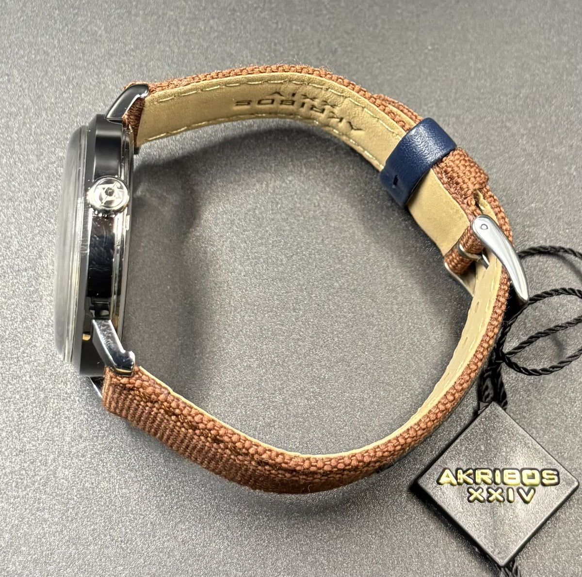 Mens Akribos XXIV AK1025BRBU Quartz Day Classic Leather Strap 41mm FREE SHIPPING